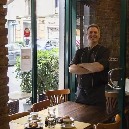 Del Bistro *